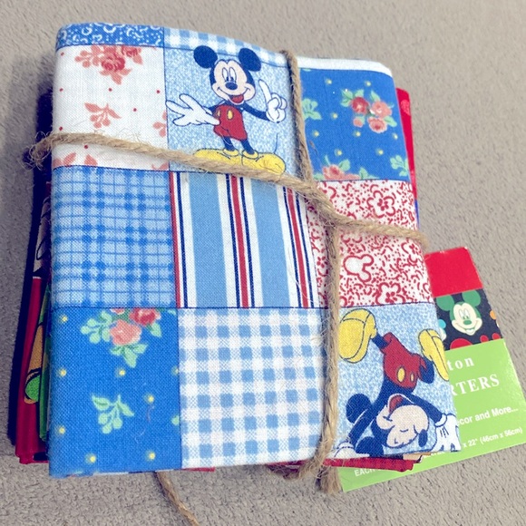 NWT Vintage Disney Mickey 100% Cotton 4 Fat Quarters Fun Print Made In The USA ! - Picture 5 of 8